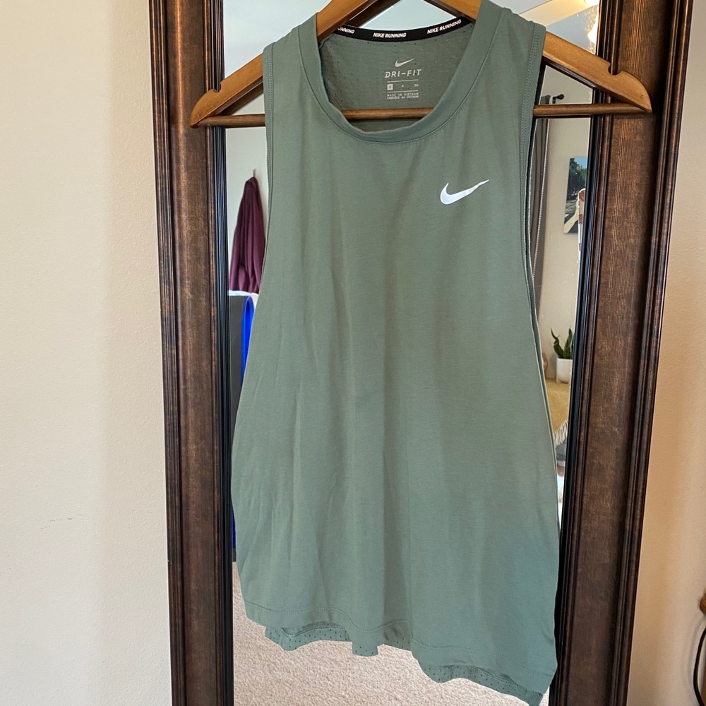 ❗5/$25 | Nike Dri Fit Running Top